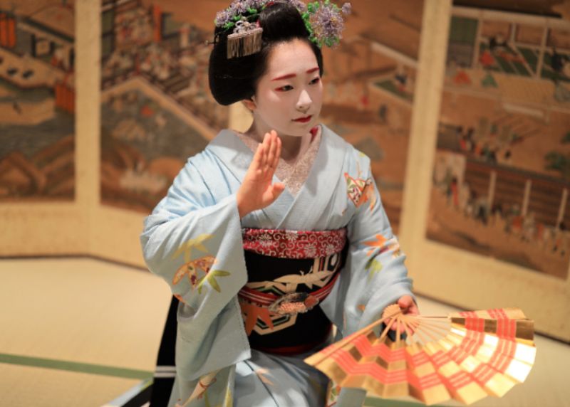 geisha tuân thủ quy tắc giãn cách với khách hàng sau khi 5 quận Geisha mở cửa lại geisha tuân thủ quy tắc giãn cách với khách hàng sau khi 5 quận Geisha mở cửa lại